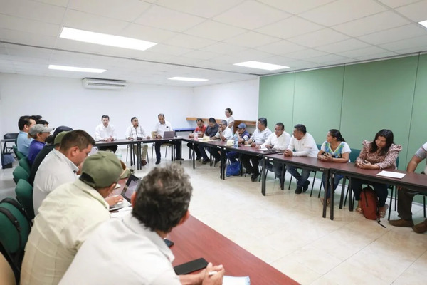 Gobierno y magisterio acuerdan reanudar clases este lunes