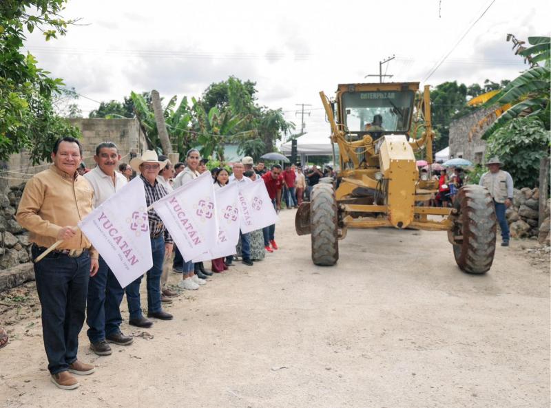 Impulsan obras para mejorar la movilidad en Calotmul
