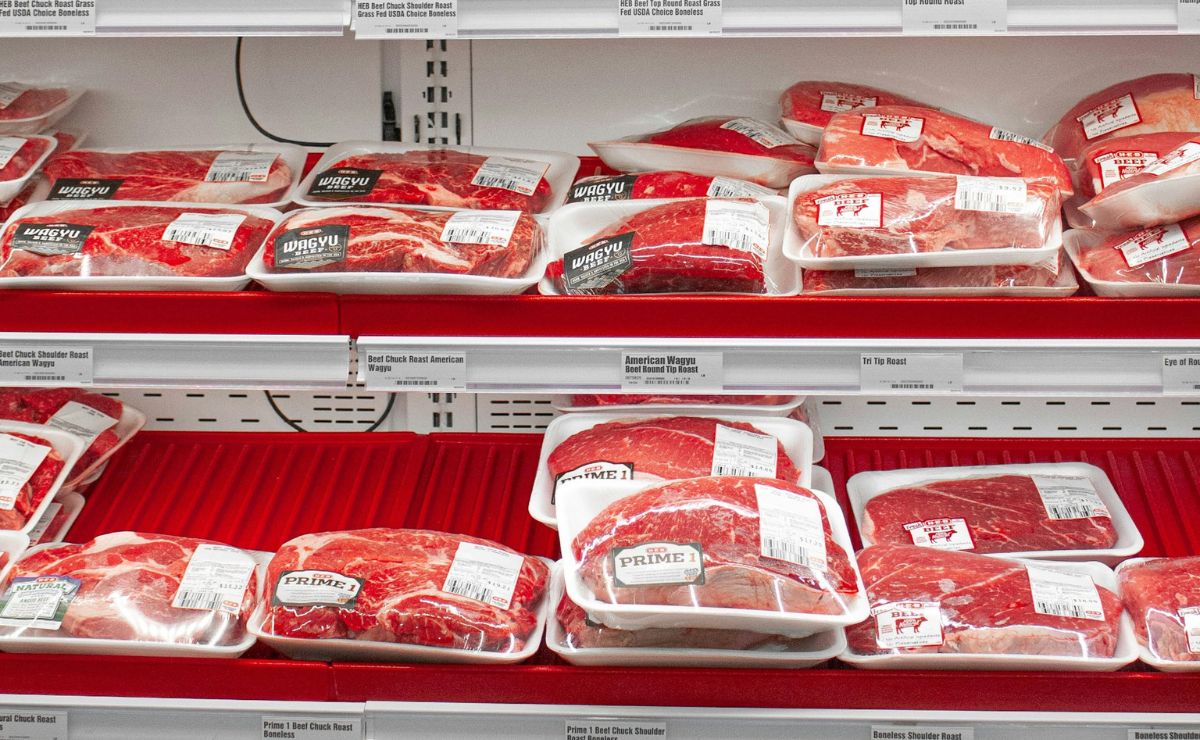 “Traen ganado enfermo”: EE.UU. acusa a migrantes del aumento del costo de la carne