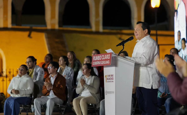 Joaquín Díaz Mena rinde cuentas en Izamal