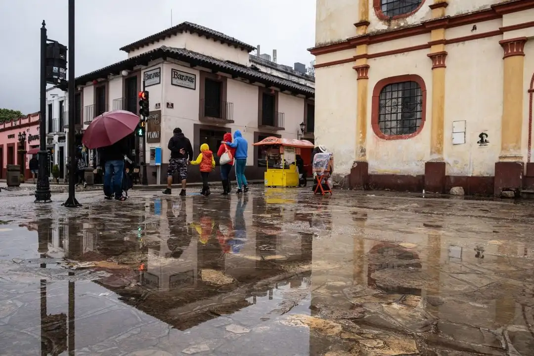 Activan alerta en Chiapas por lluvias intensas y vientos de hasta 111 km/h