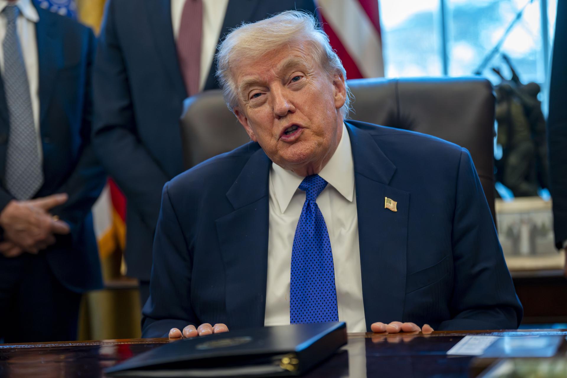 Trump exige a la Universidad de Harvard una indemnización de mil mdd