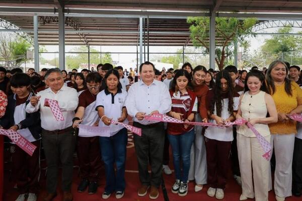 Impulsa Joaquín Díaz Mena mejores condiciones para la educación en Dzununcán