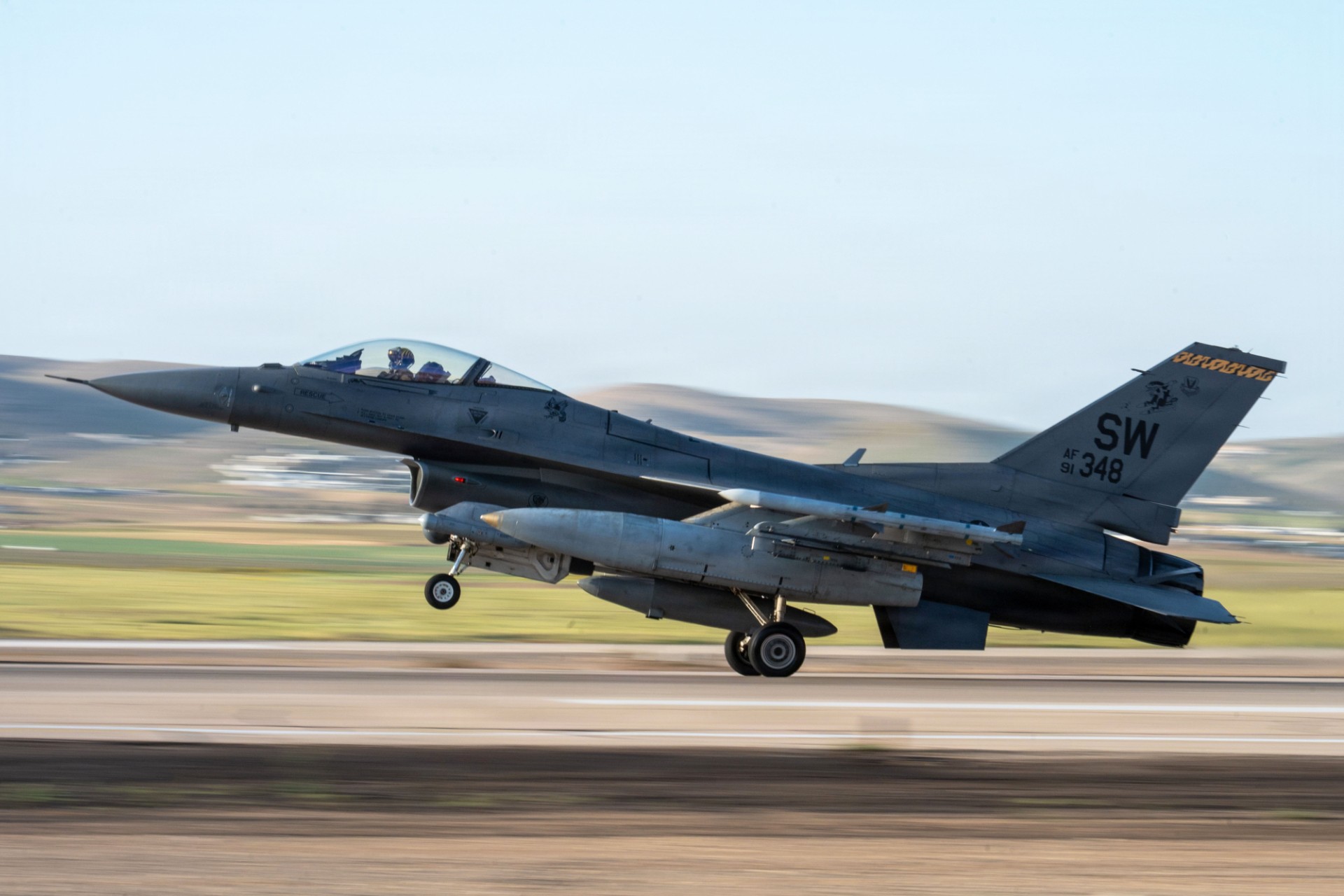 España cierra su espacio aéreo a aviones de EE.UU. que participan en la guerra de Irán