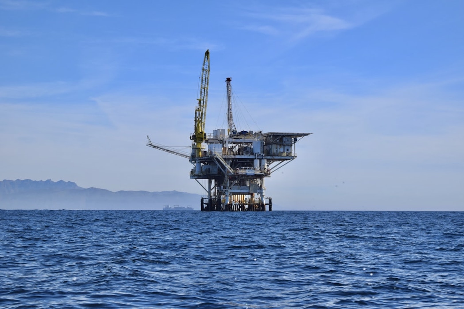 EE.UU. autorizaría la perforación de petróleo en zonas protegidas del golfo de México