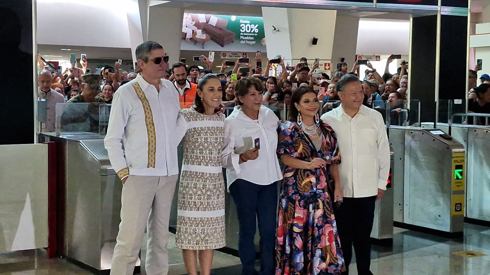 Sheinbaum inaugura tren Buenavista-AIFA y celebra nueva conexión