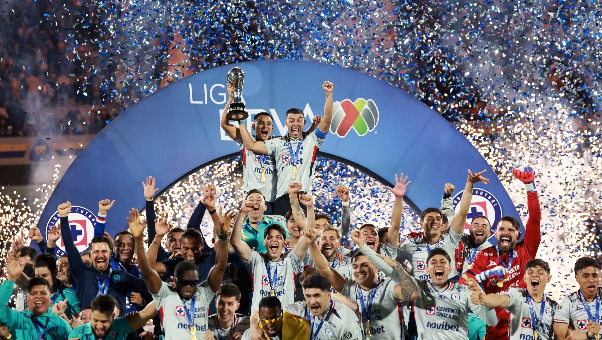 Cruz Azul remonta ante Pumas UNAM y conquista su décimo título de Liga MX