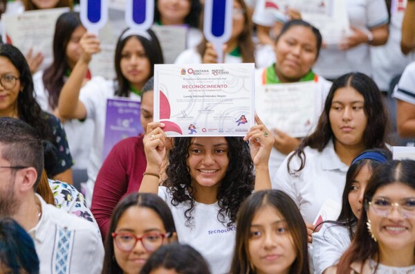 Anuncian mil becas en tecnología e inteligencia artificial para jóvenes