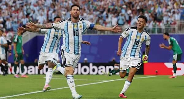 Argentina goleó a Argelia en el debut del Mundial