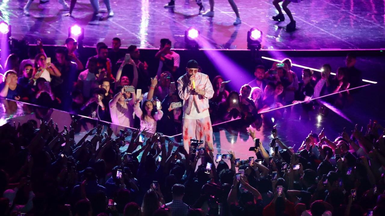Bad Bunny, primer artista latino en recaudar 1.000 millones de dólares en giras