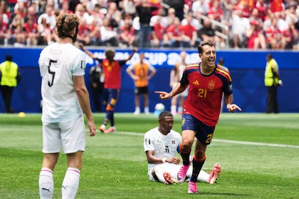 España golea a Austria y avanza a octavos del Mundial